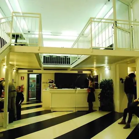 אכסניה New Generation Center *
