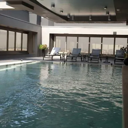 Western The Hub 4*