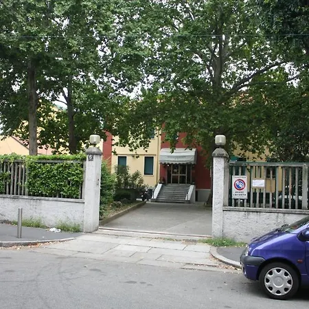 Garden Отель Милан