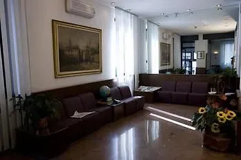 Hotel La Pace 2*