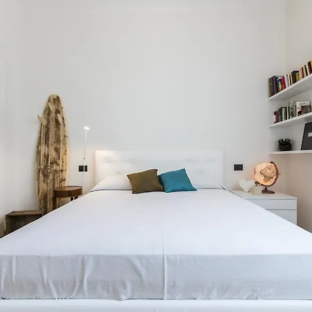 Porta Romana Modern Flat Milan