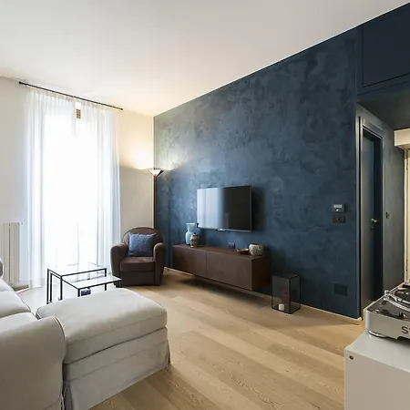 Porta Romana Modern Flat Милан