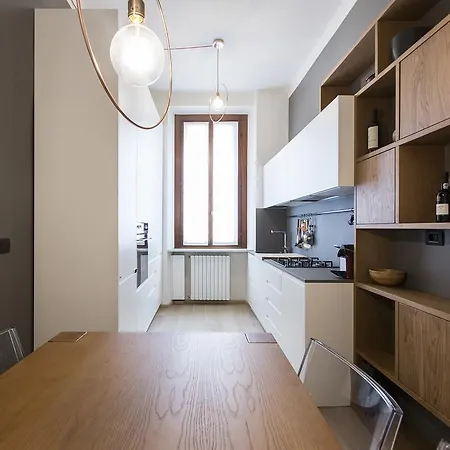Porta Romana Modern Flat * Милан