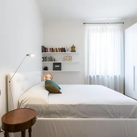 Porta Romana Modern Flat *