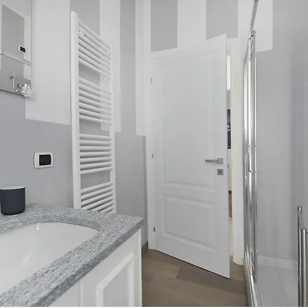 Modern Inner City Apartment