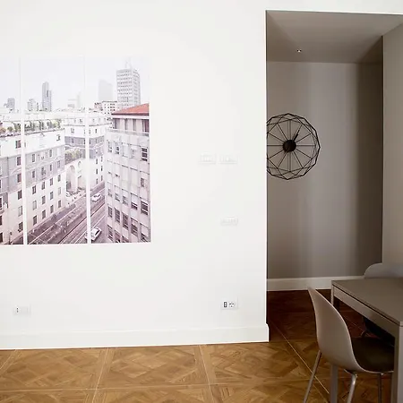 Moscova Central Flats *