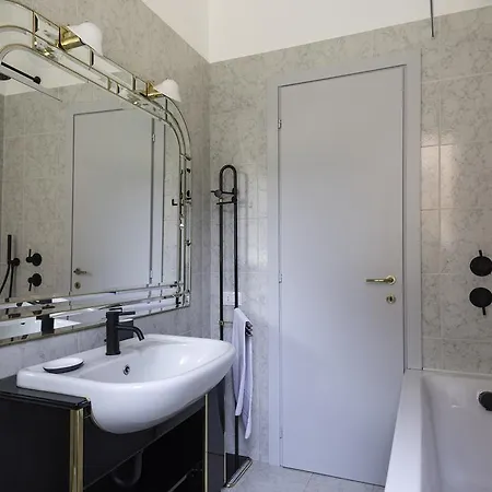 Corso Italia - Rentclass Isabeau *