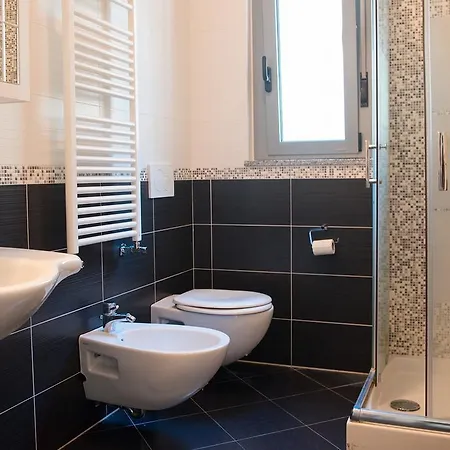 Guest house Red Line Division Milan