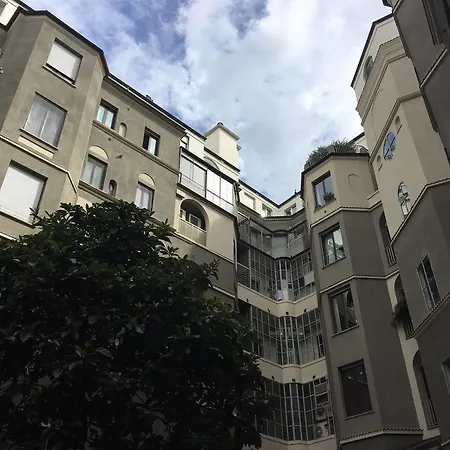 Moscova Central Flats *
