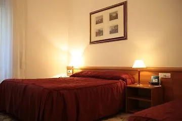 Genius Downtown Hotel