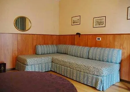 Admiral 4*