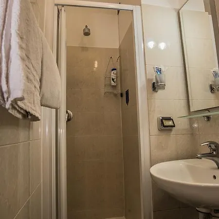 Bel Sit Hotell 2*