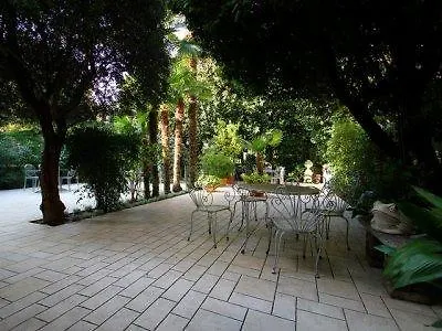 The Ξενοδοχείο