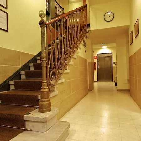 The Hotel 2*