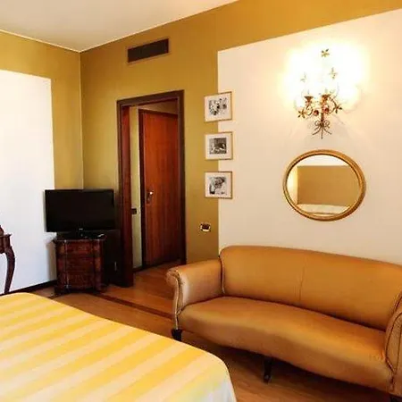 Admiral 4* Milan