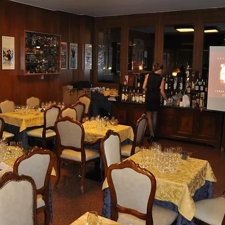 Admiral Hotel