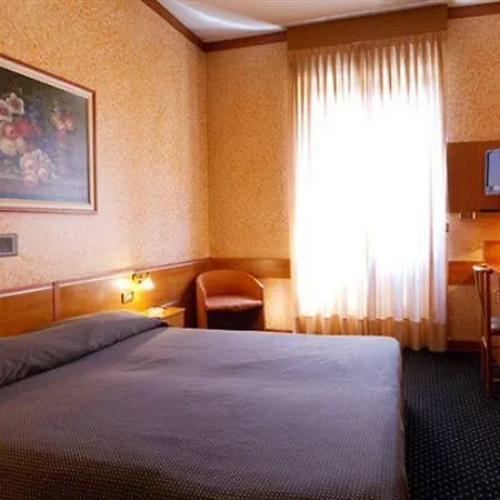 Hotel Mentana, By R Collection