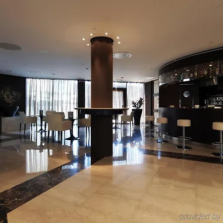 Crowne Plaza By Ihg Hotel 4*