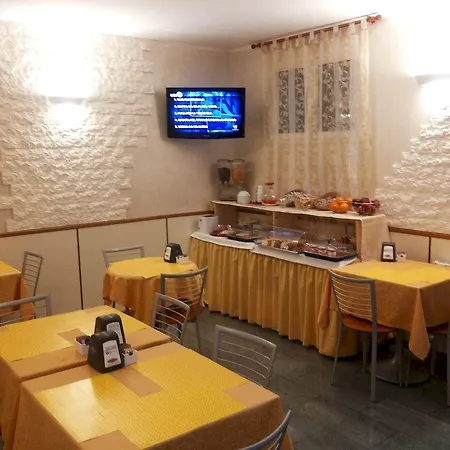 Отель Le Querce 2*