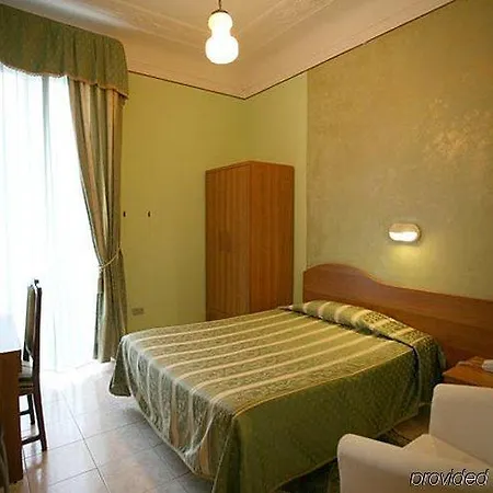 Piola Hotel 2*
