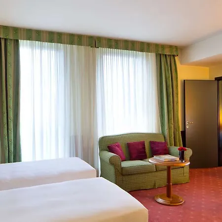 Отель Starhotels Business Palace