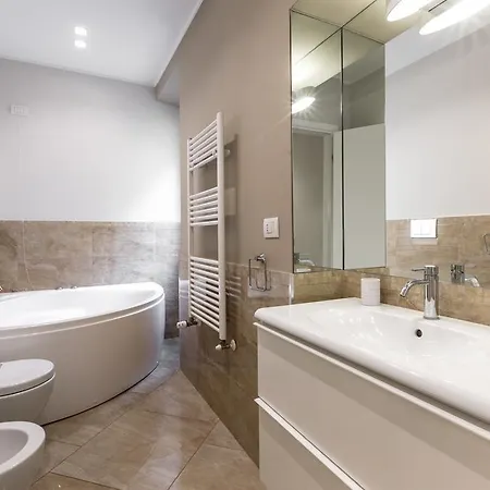 Porta Venezia Trilocale * Milaan