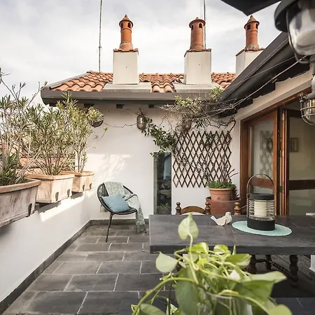 Apartment Porta Ticinese - Rentclass Mansarda Milan