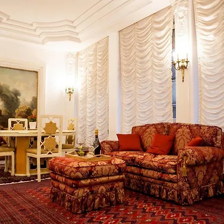 Appartement In Central *