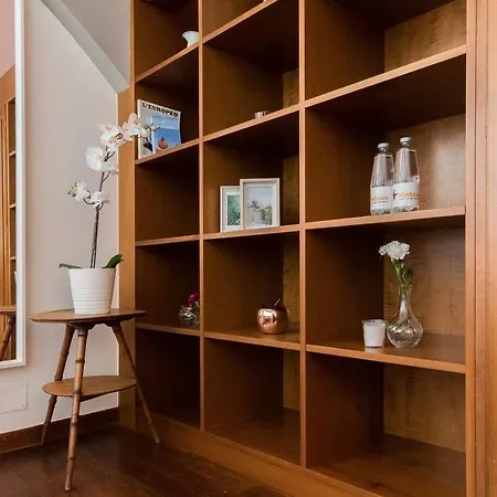 Altido Warm For 4 In Porta Venezia Appartement