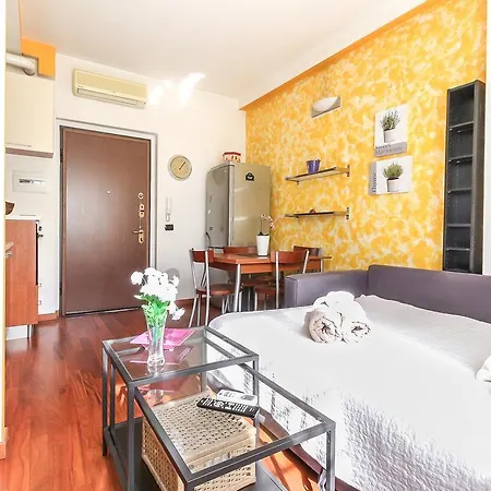 Alessia's Flat- Lorenteggio * Milaan