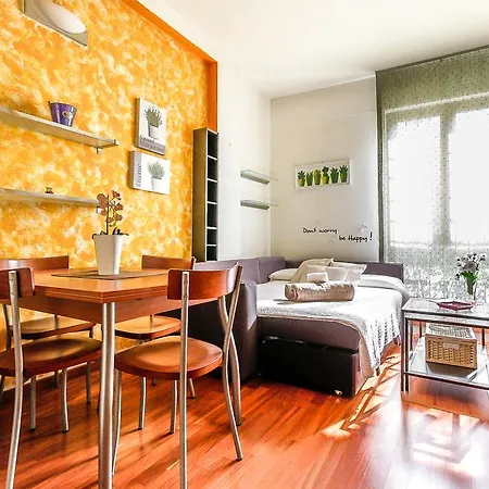 Alessia's Flat- Lorenteggio Appartement