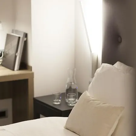 Mentana, By R Collection Hotel 4*