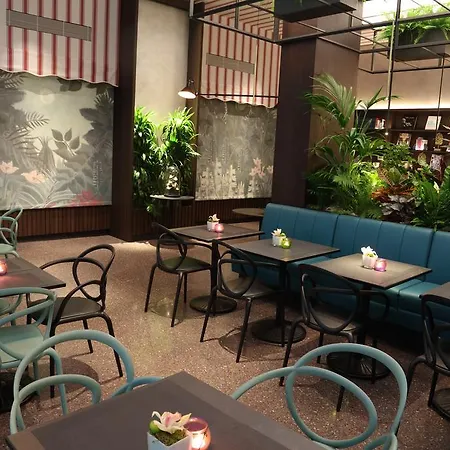 米兰桑皮酒店 酒店 4*