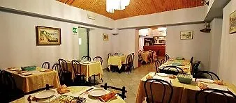 The 2* Milán