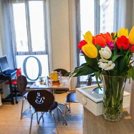 Hotel Av 2*