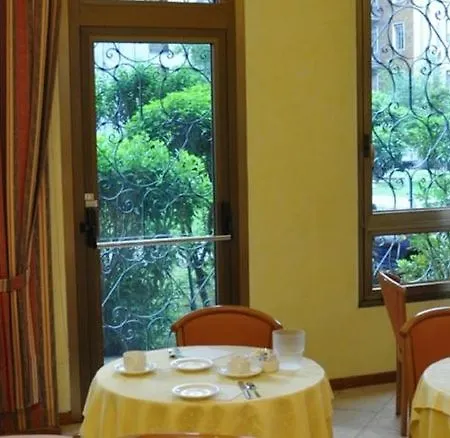 Lloyd Hotel 4*