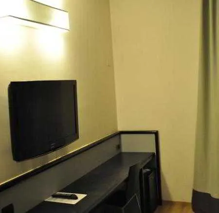 Iq Hotel 4*