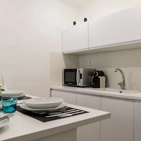 Queen Of Brera - San Marco 1 *