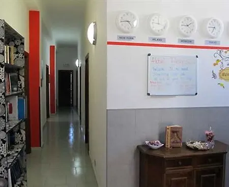Ambrosiana Hotel *