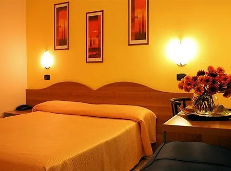 Sara Hotel 2*
