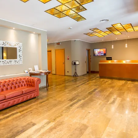 Hotel Unaway & Linea Uno 4*