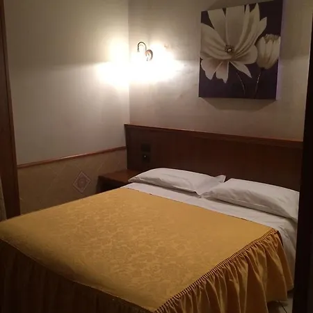 阿斯特丽德酒店 2*