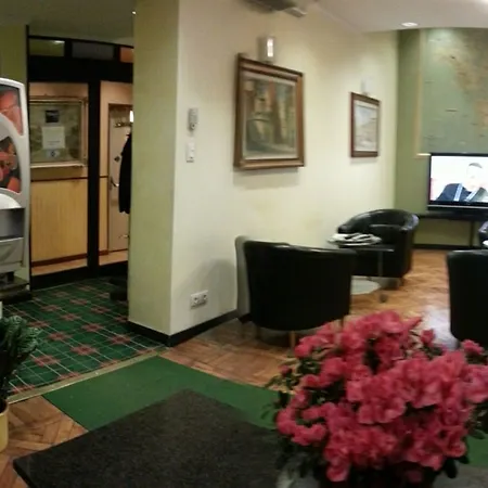 佩鲁吉诺酒店 3* 米兰