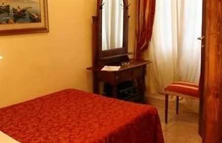 Sicilia Couette-café 3*