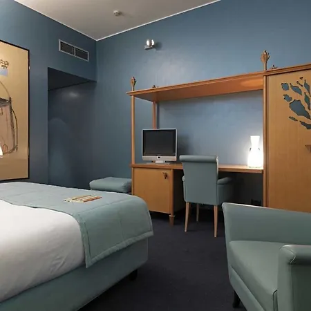 斯帕达里大教堂酒店 4*