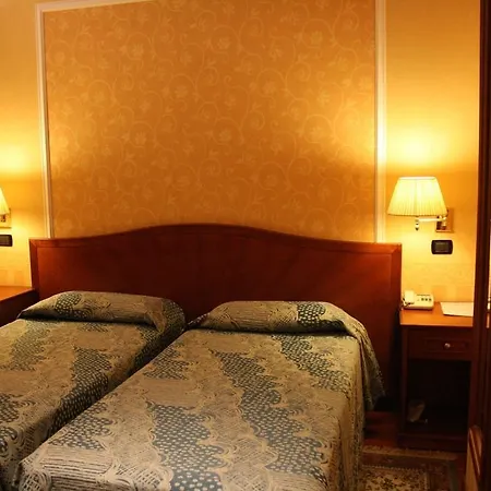 Hotel Lancaster 3*