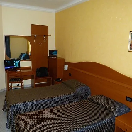 Aurora Hotell *