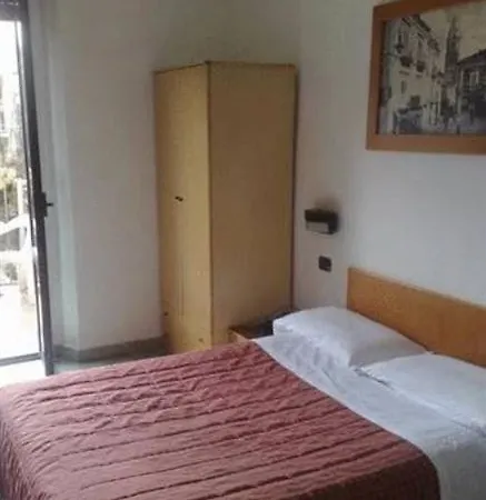 Paola Hotel