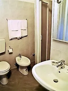 Midtown Hotell *