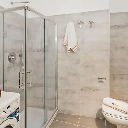 Apartment Altido Wittgens 1 *